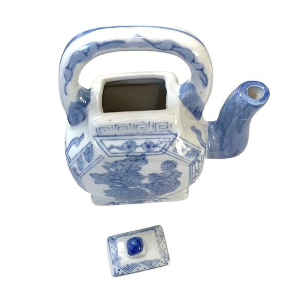 Blue And White Teapots Ceramic Small Single Serving  6.5" Tall Made In China - Picture 4 of 12
